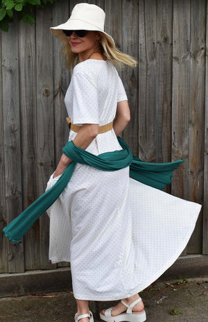 Vintage Ivory & Black Spot