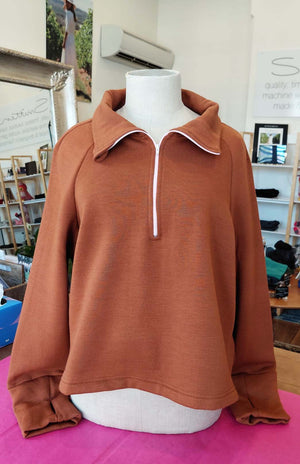 Cinnamon with Pink Zip