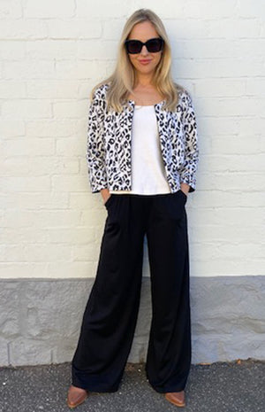 Black & Ivory Leopard