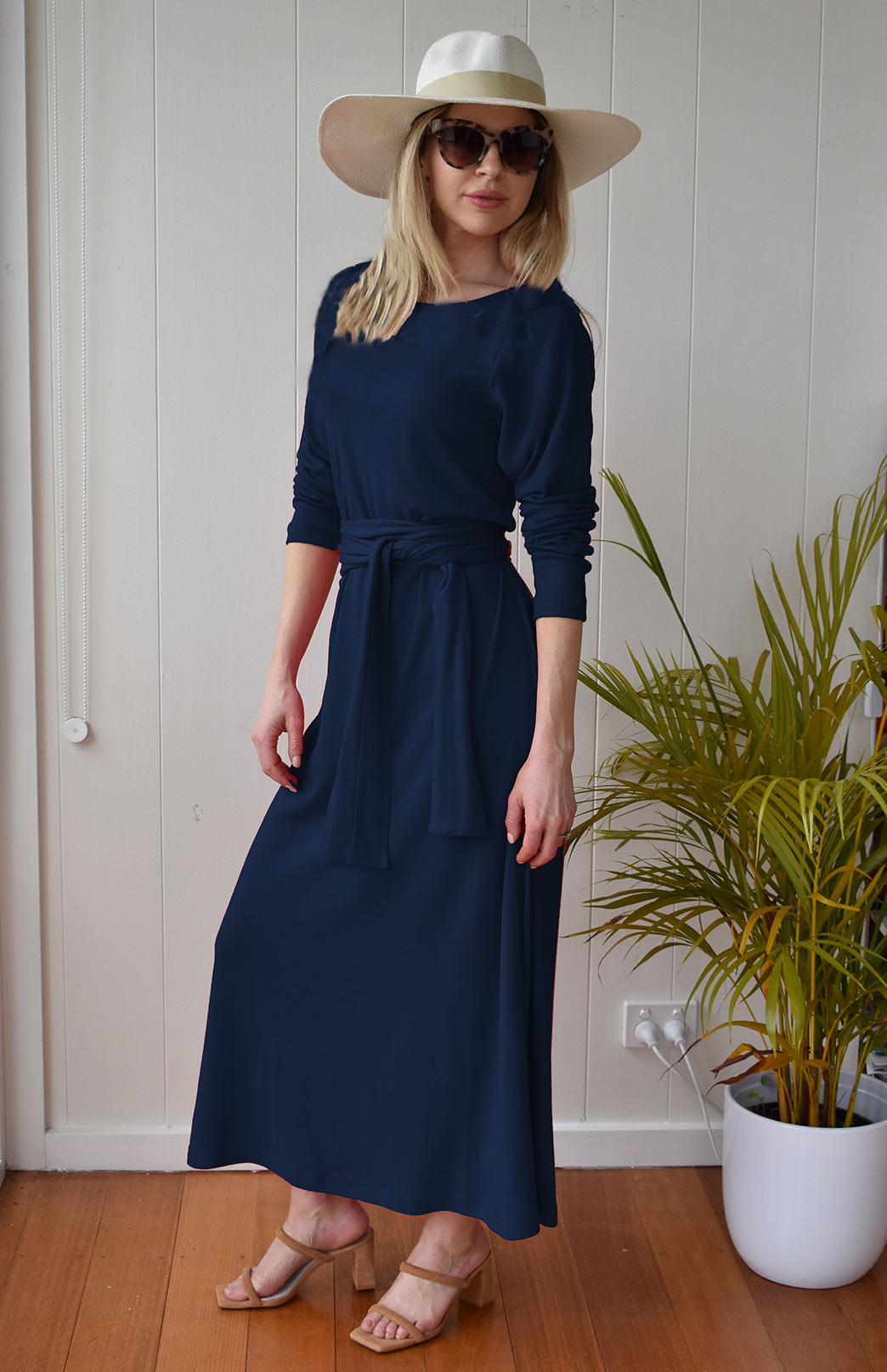 French Navy Blue Women&#39;s Merino Wool Boat Neck Midi Dress with Long Sleeves
