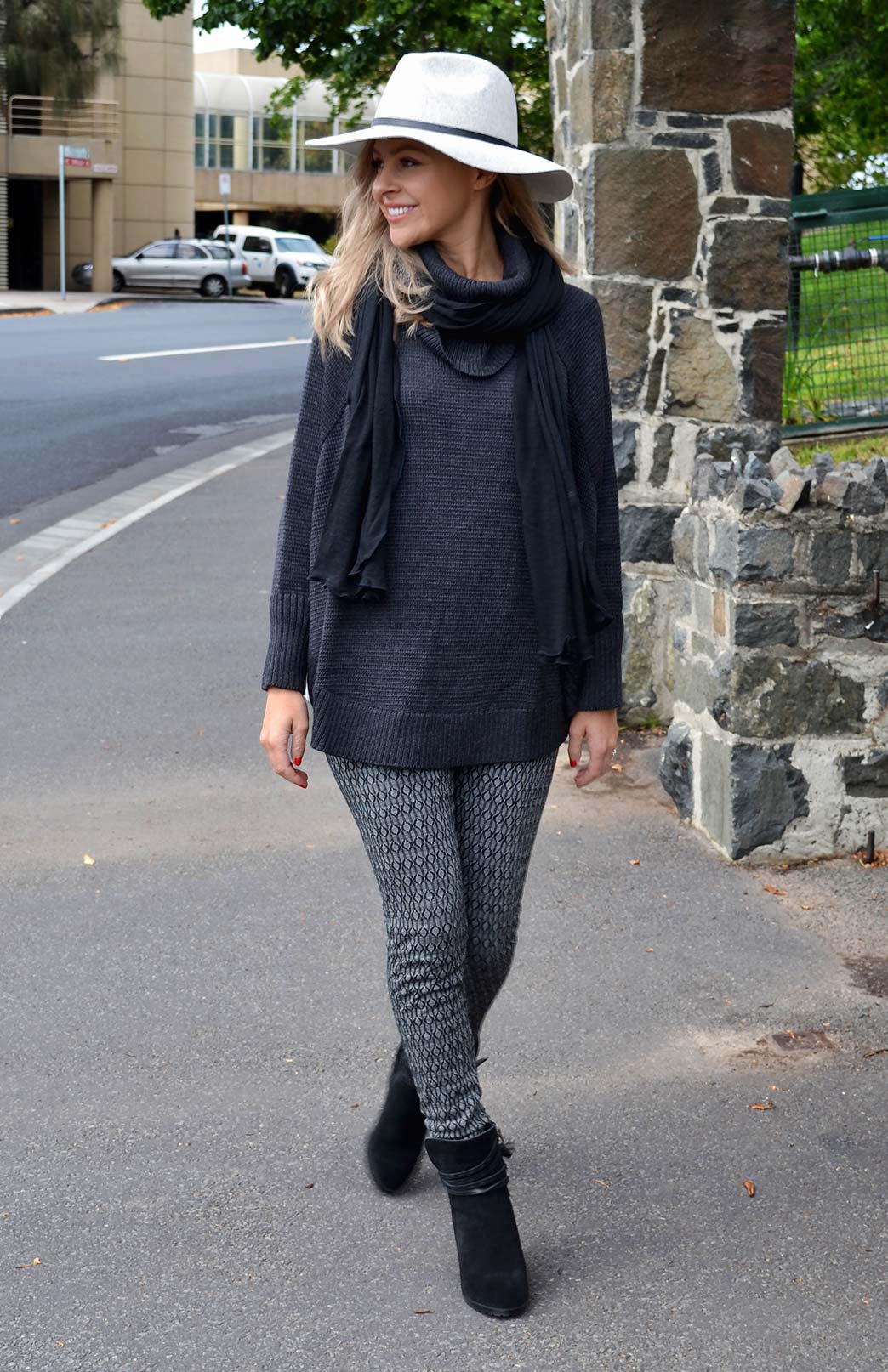 Classic Knitted Cowl Neck Poncho with Sleeves Women's Merino Wool Chunky Knit Poncho with Sleeves