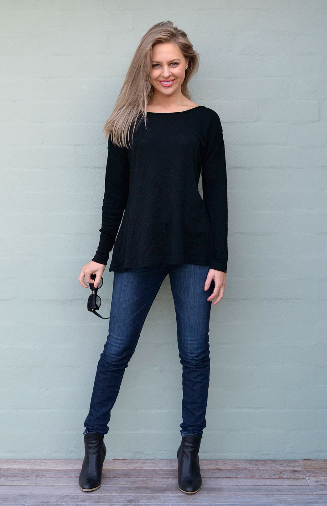Black Women's Merino Wool Long Sleeve Fashion Top
