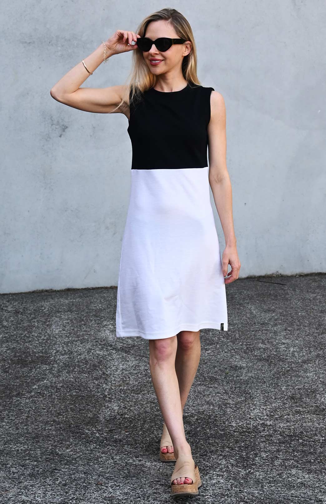 Black & Ivory Women's Merino Wool Sleeveless Straight Dress