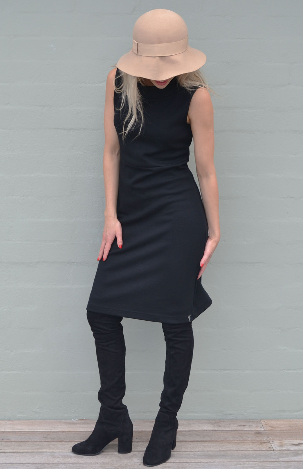 Black Women's Merino Wool Sleeveless Straight Dress