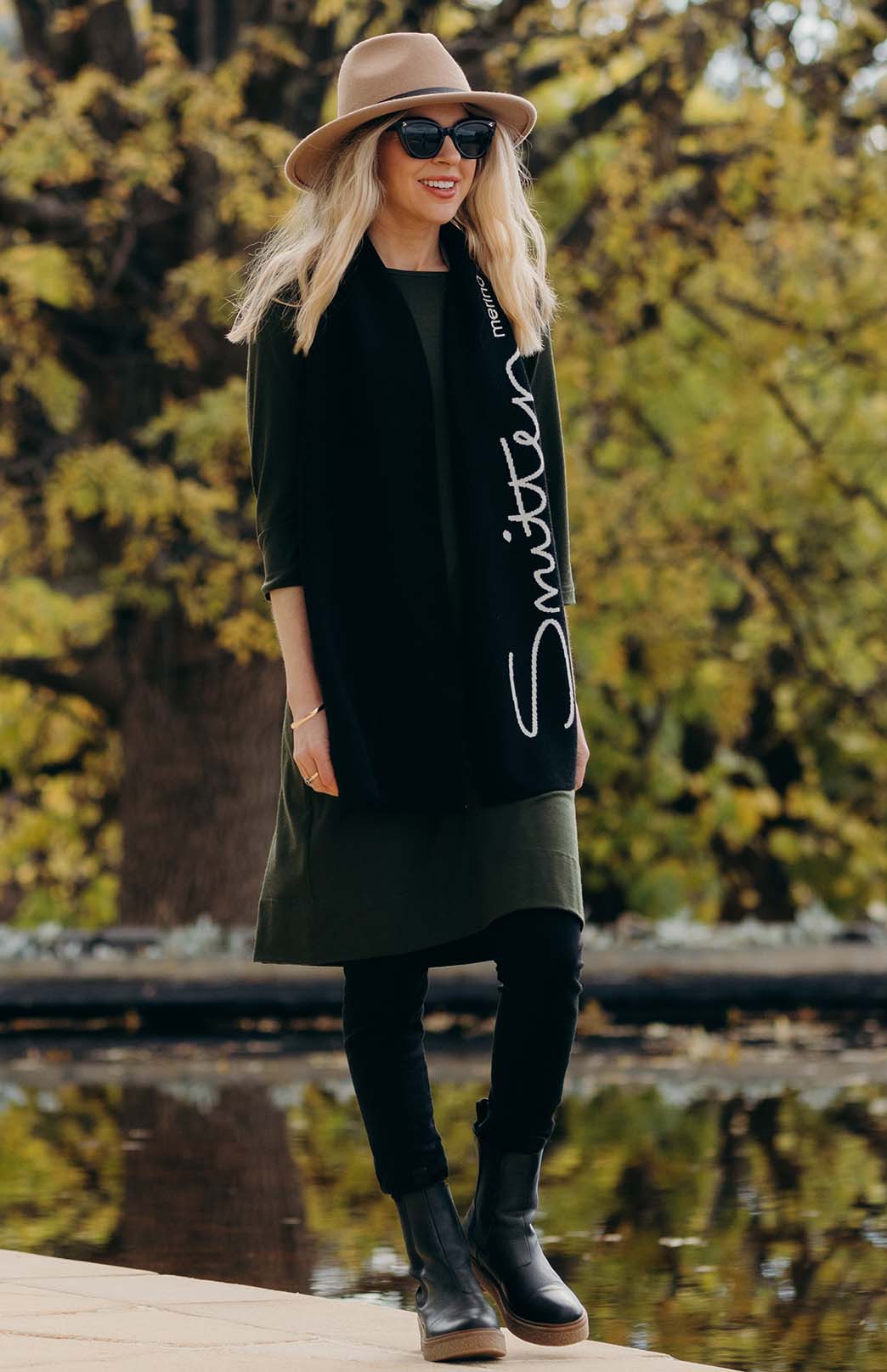 Black Smitten Merino Logo Fine Knit Scarf