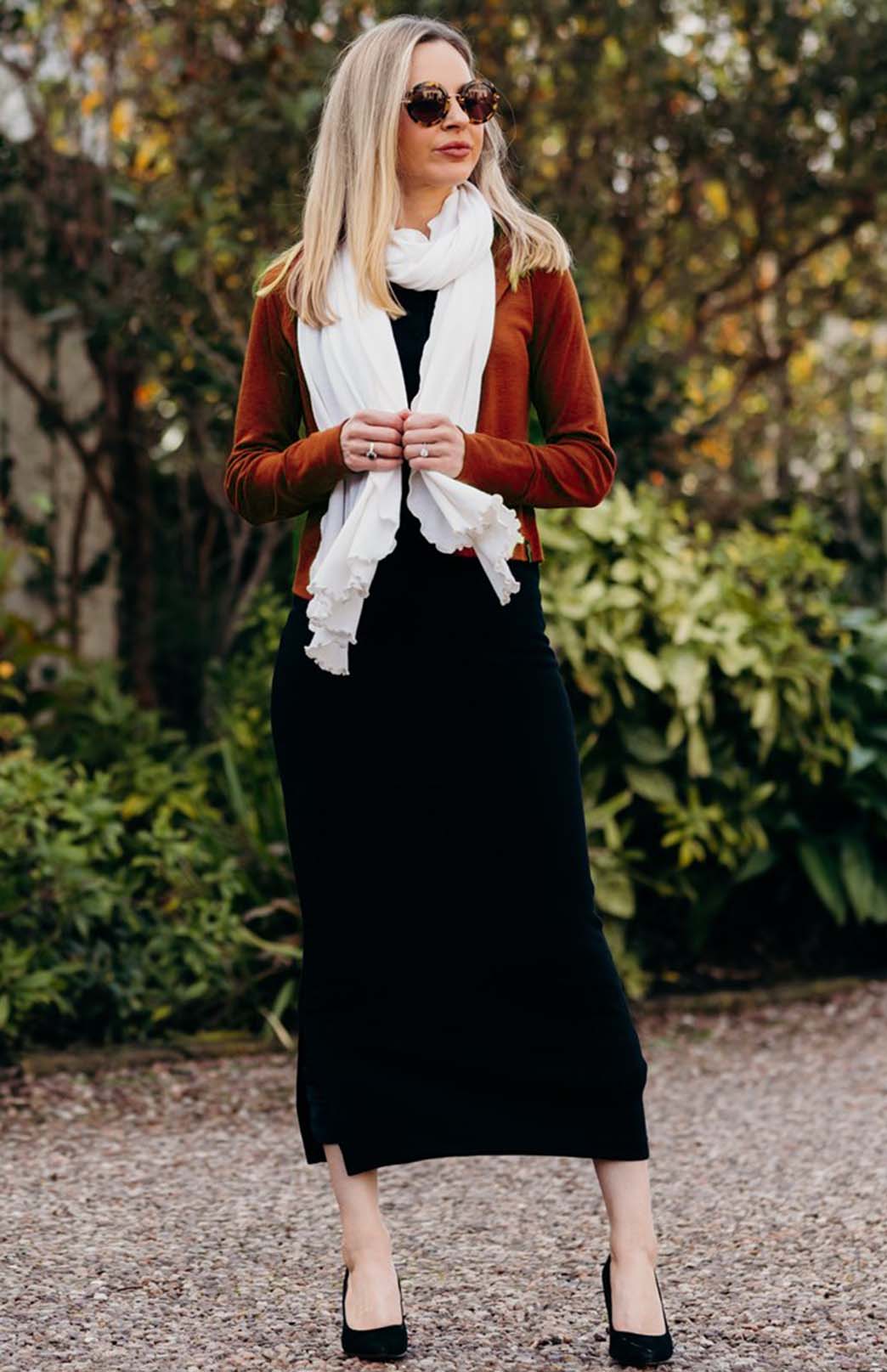 Shiraz Red Women's Cropped Cardigan with Long Sleeves
