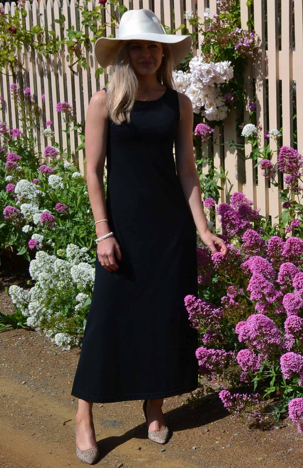 Black Women's Merino Wool Sleeveless Boat Neck Dress
