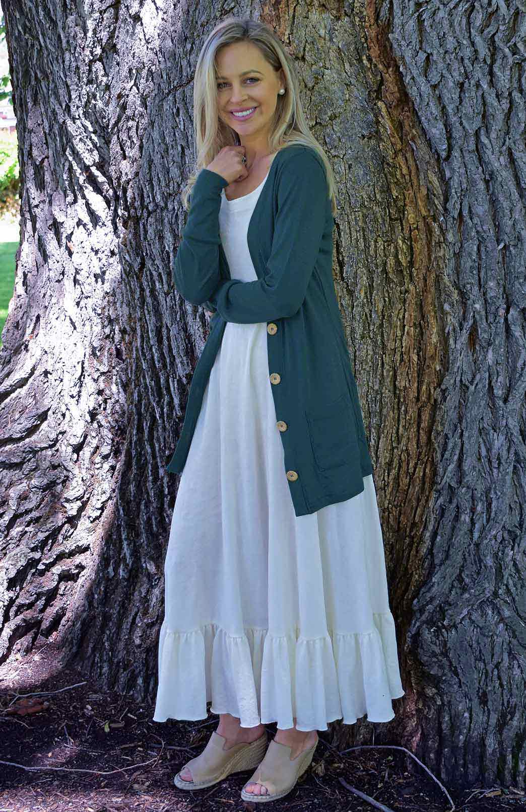 Vintage Ivory Floral This stunning ruffled hem wool blend maxi dress is a delight to wear! 