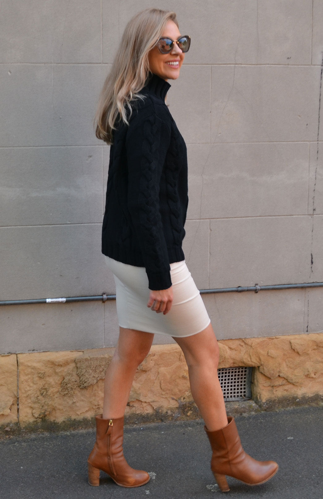 Black Women's Merino Wool Cable Knit Jumper 