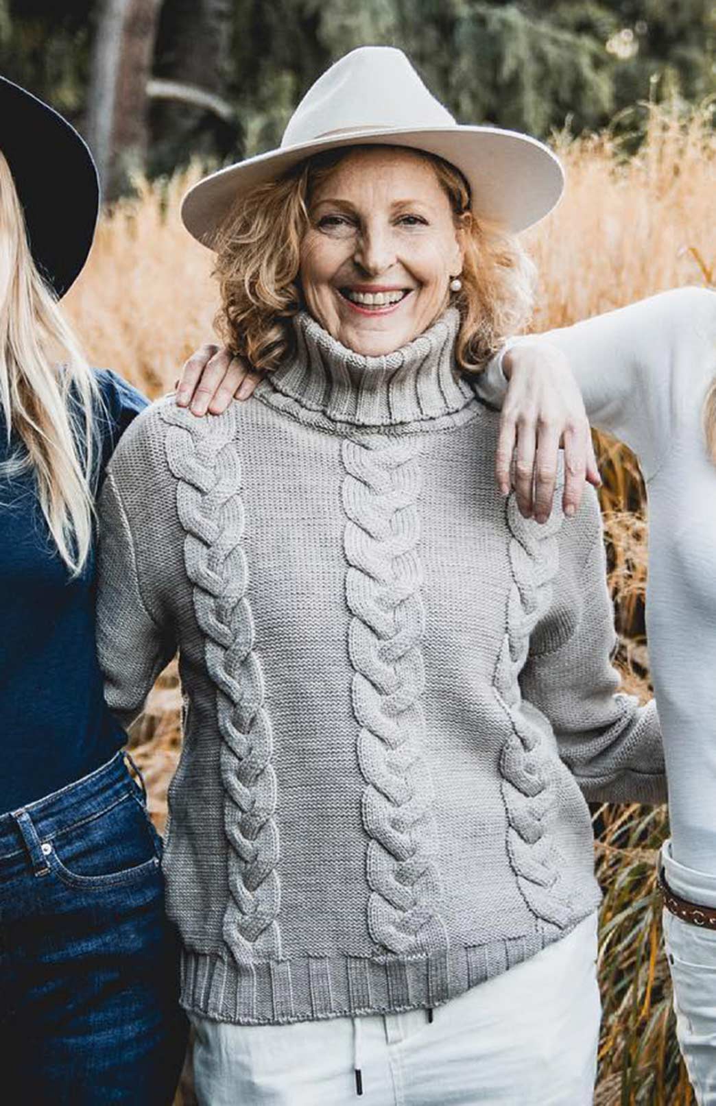 Oatmeal Women's Merino Wool Cable Knit Jumper 