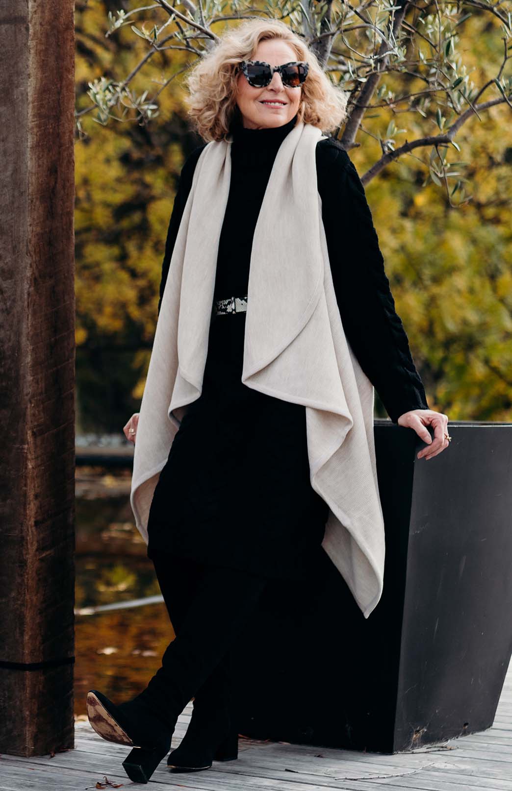 Oatmeal Marl Women&#39;s Merino Wool Sleeveless Wrap
