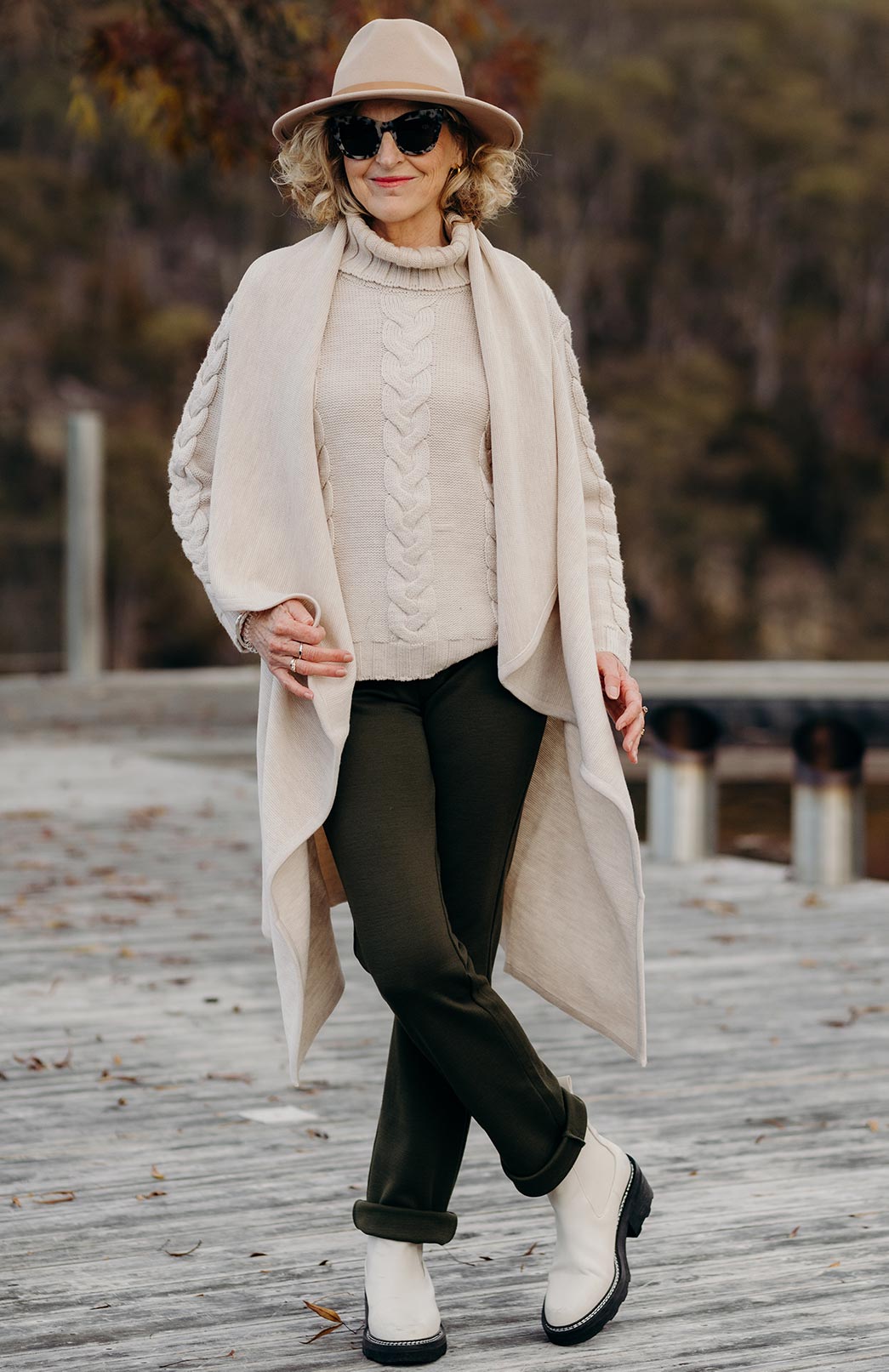 Oatmeal Women's Merino Wool Cable Knit Jumper 