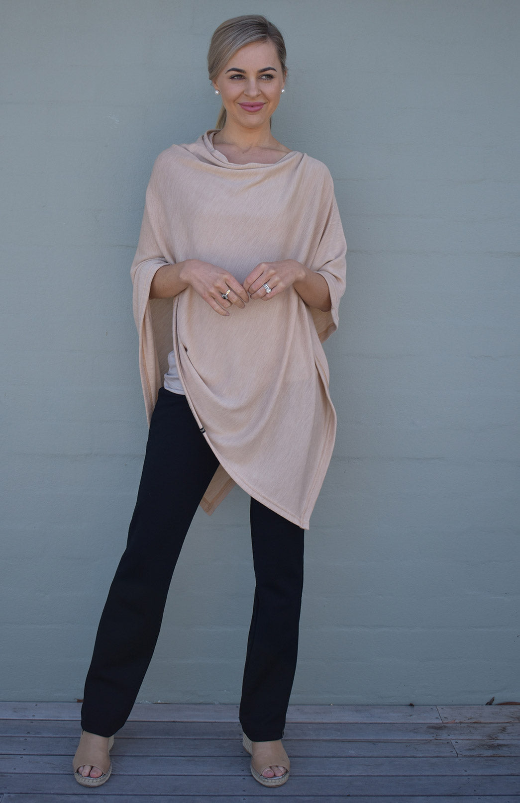 Camel Women's Merino Wool Plain Poncho