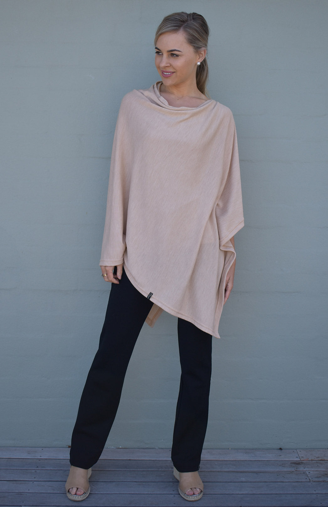 Camel Women's Merino Wool Plain Poncho