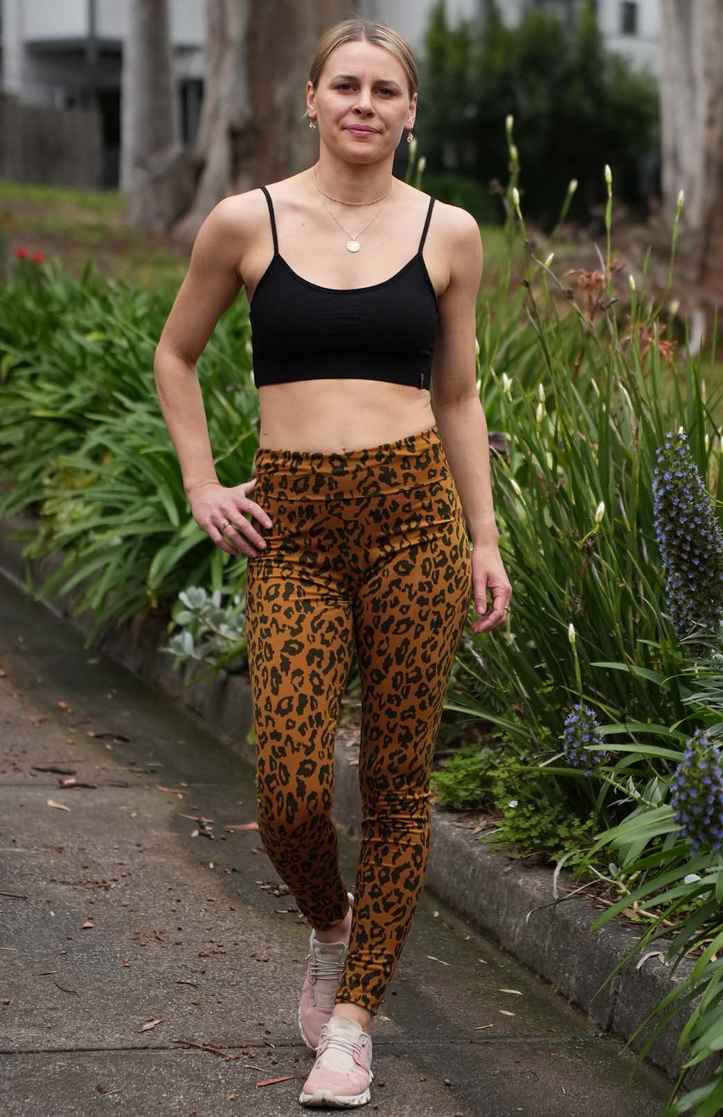 Black Women's Merino Wool Crop Top Bra with Adjustable Straps