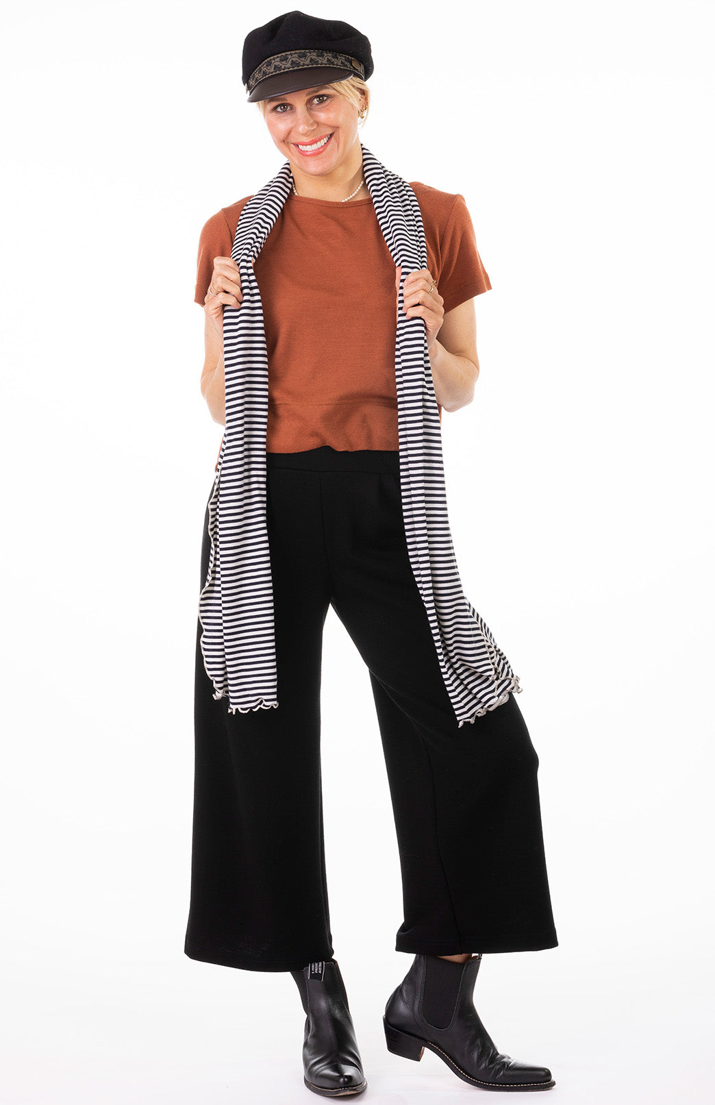 Black Women's Pure Merino Wool Crop Pants with Wide Leg in structured Ponte fabric