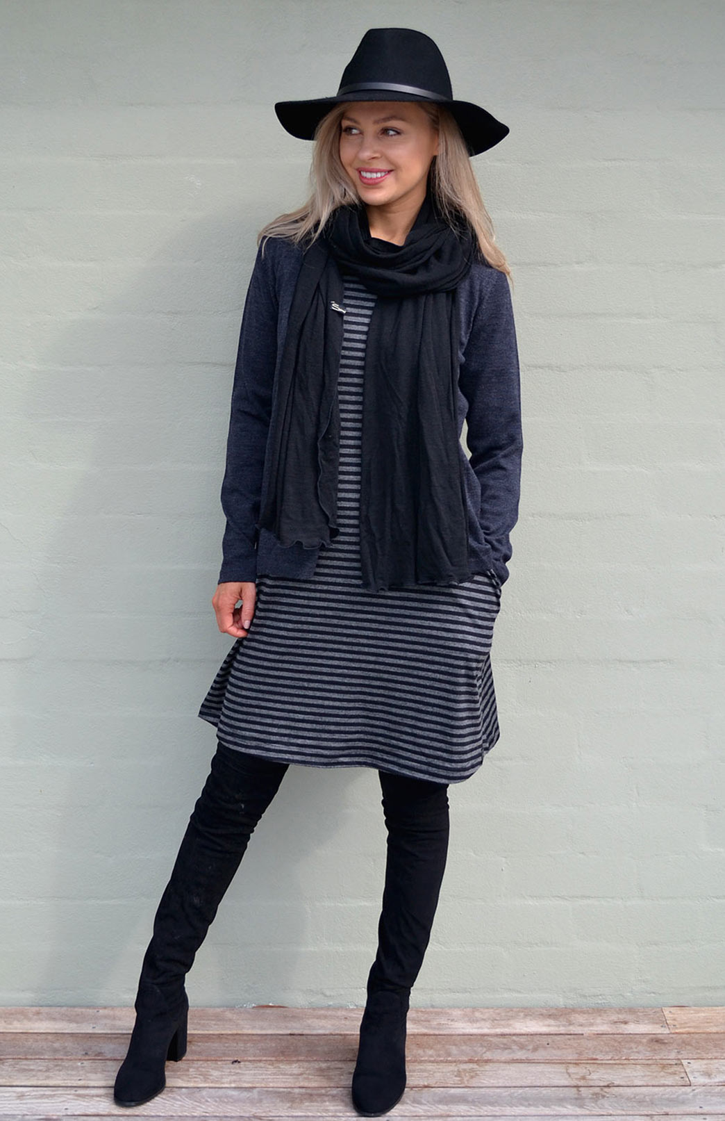 Black Women's Merino Wool Luxury Scarf