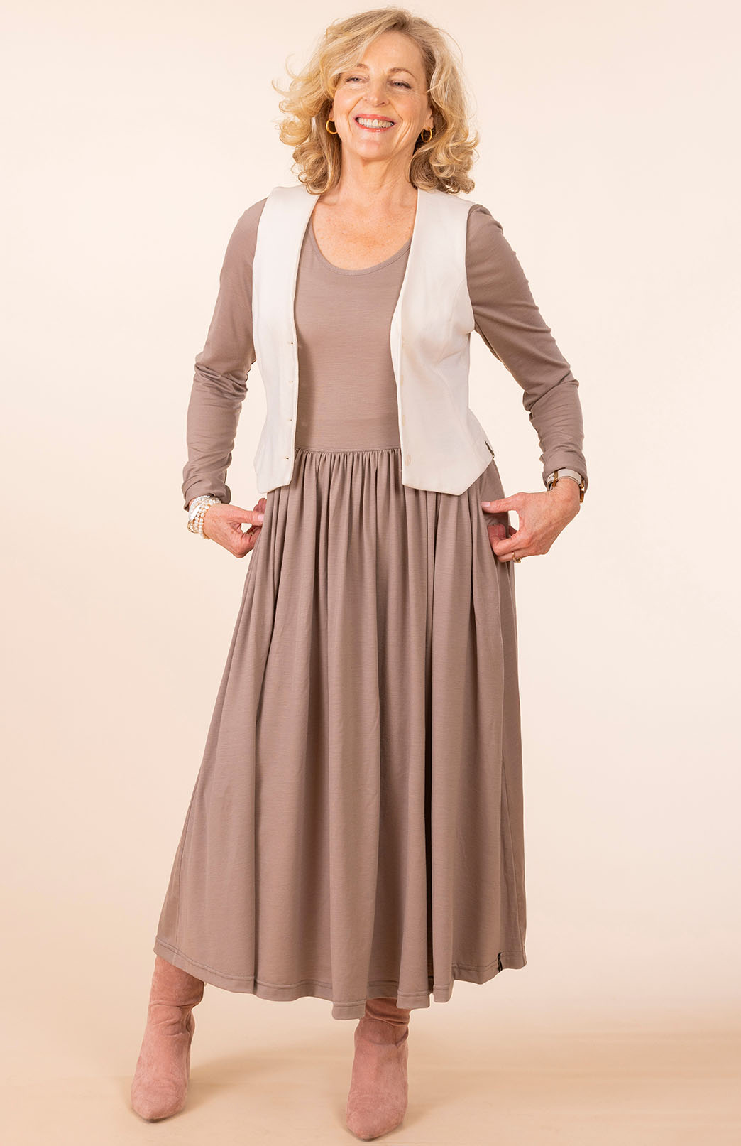 Ivory Women&#39;s Merino Wool Sleeveless Waistcoat Vest
