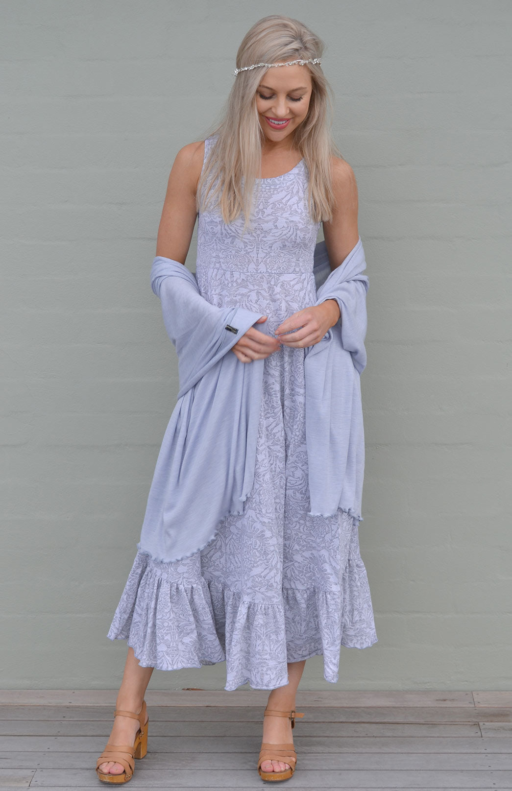 Vintage Ivory Floral This stunning ruffled hem wool blend maxi dress is a delight to wear! 
