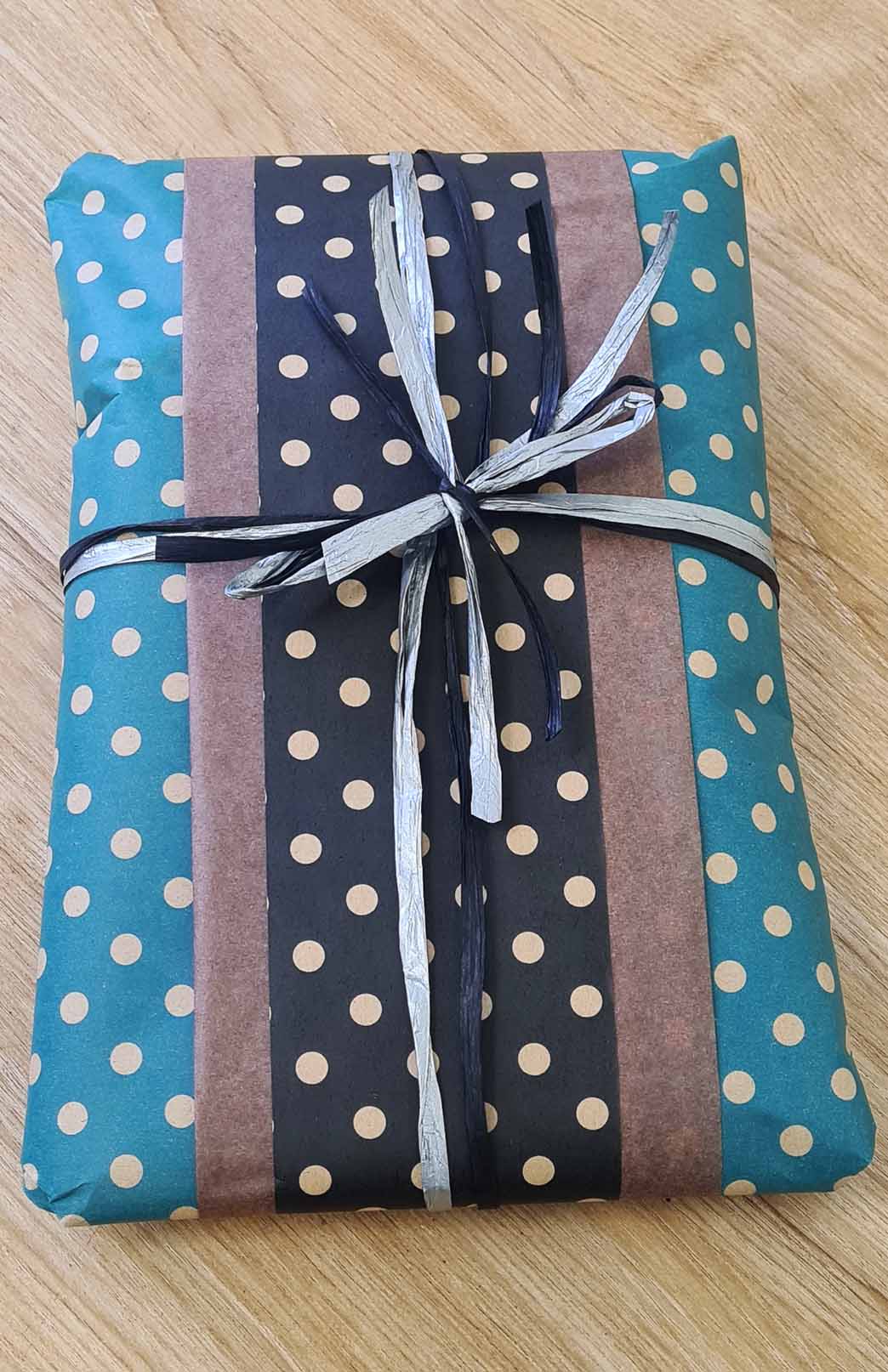 Gift Wrapping with Tasmanian Gift Card
