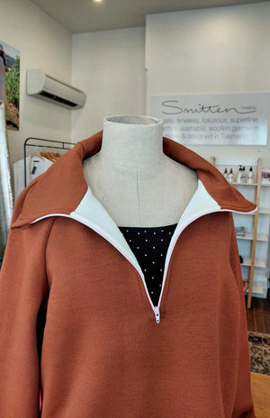 Cinnamon with Pink Zip