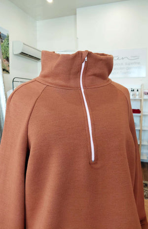 Cinnamon with Pink Zip