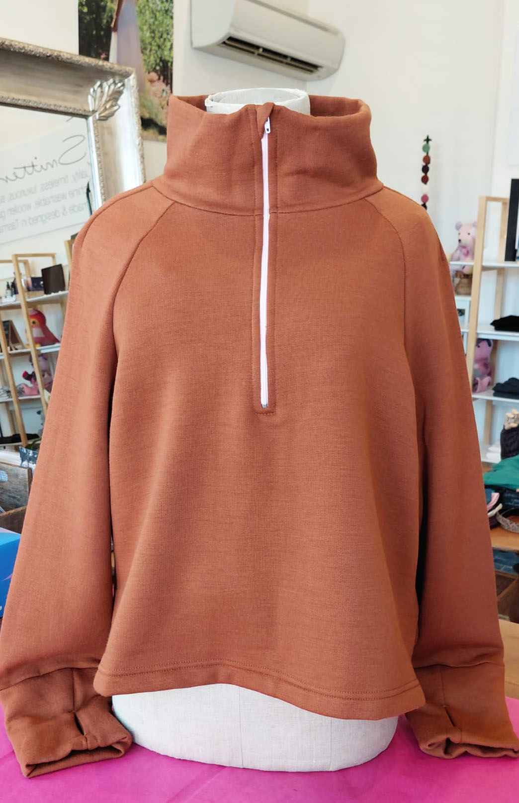 Cinnamon with Pink Zip Women's Superfine Merino Wool Fleece Half Zip Crop Jumper