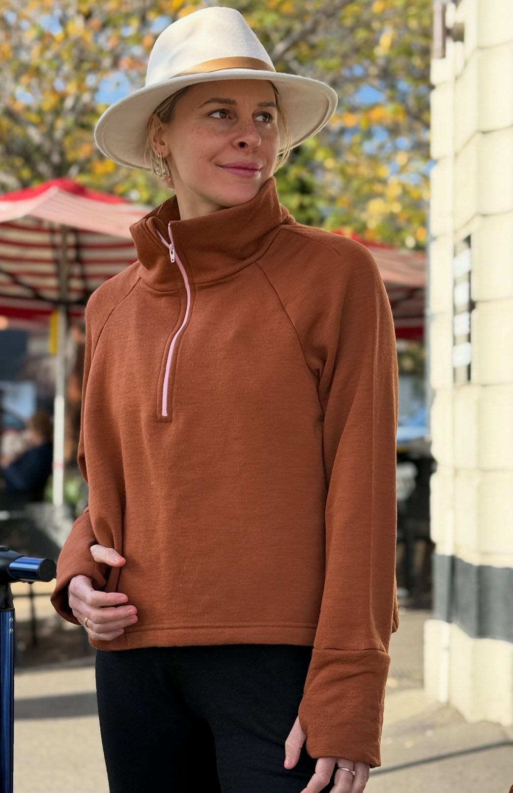 Cinnamon with Pink Zip Women's Superfine Merino Wool Fleece Half Zip Crop Jumper