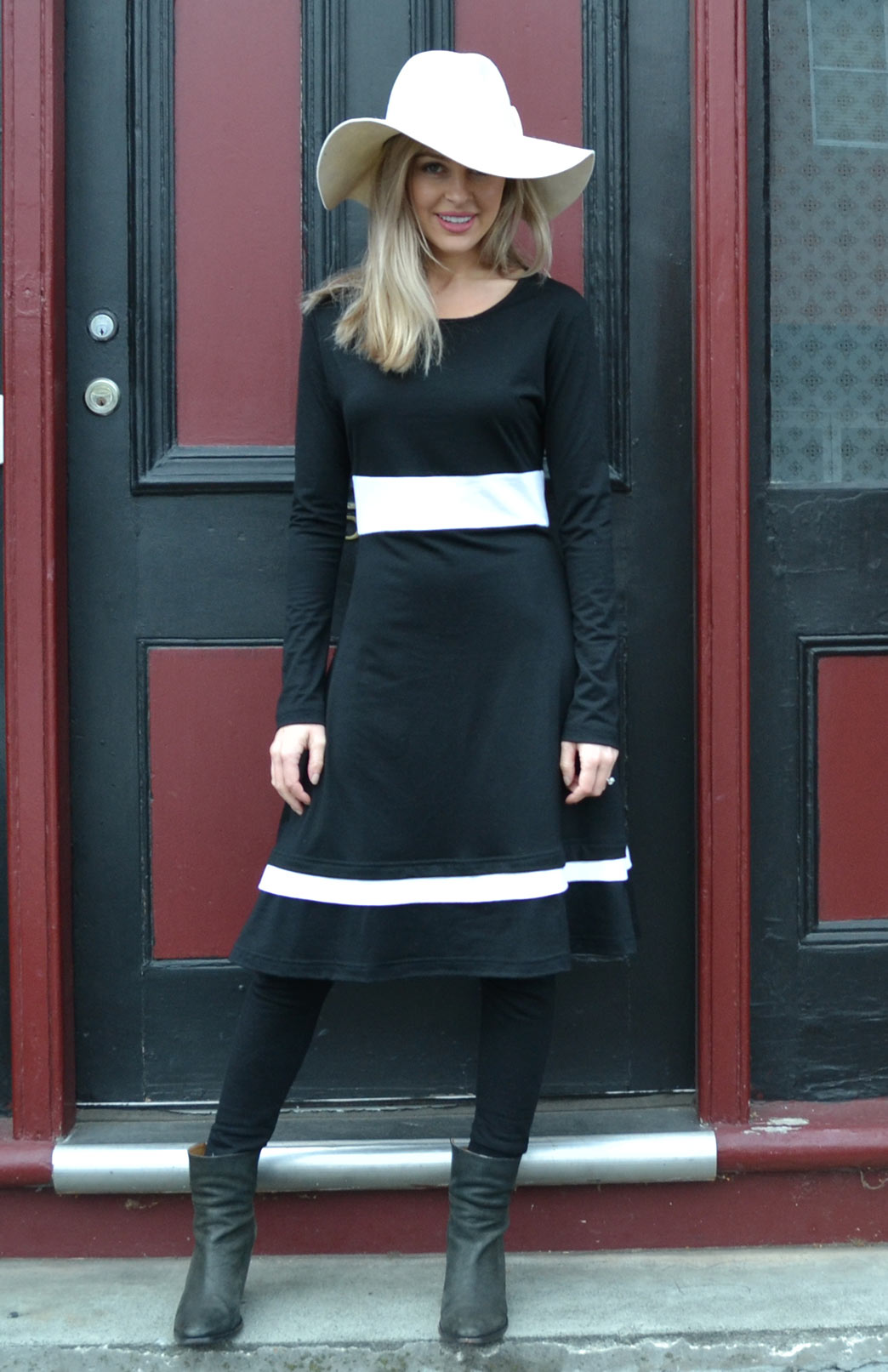 Black & Ivory Women's Merino Wool Long Sleeve Fitted Dress