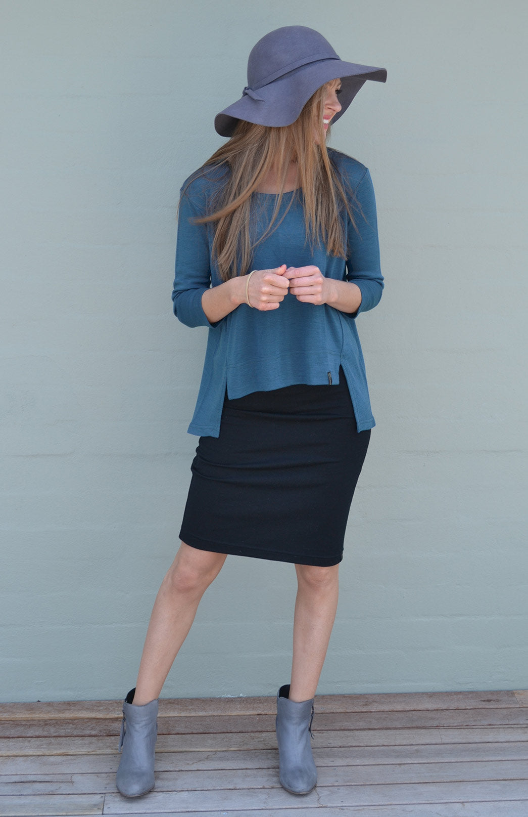 Black Women&#39;s Merino Wool High-Low Top with 3/4 Sleeves
