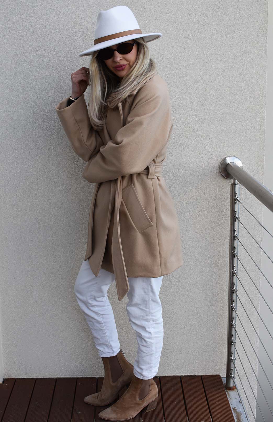 Camel Women's Merino and Cashmere Coat with Belt Tie 