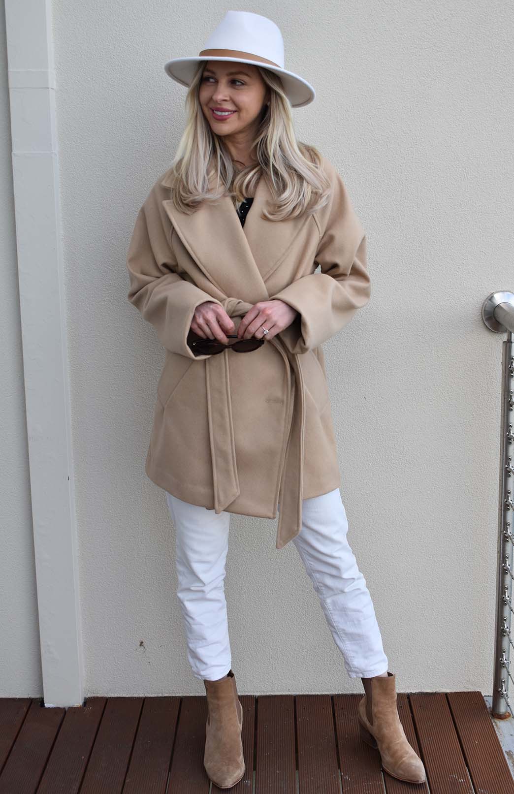 Camel Women's Merino and Cashmere Coat with Belt Tie 