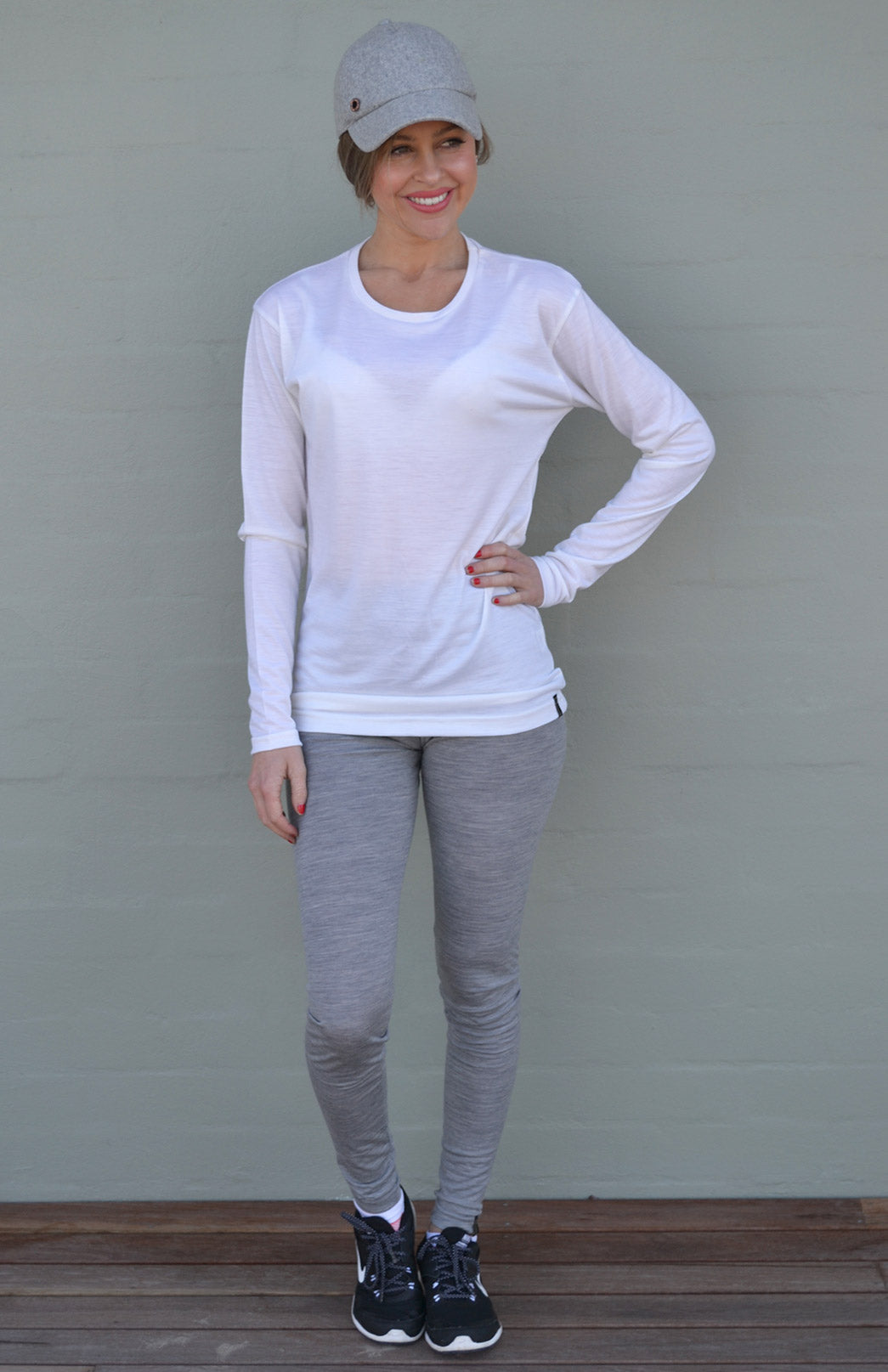 Ivory Women's Merino Wool Long Sleeve Lightweight Crew Neck Top