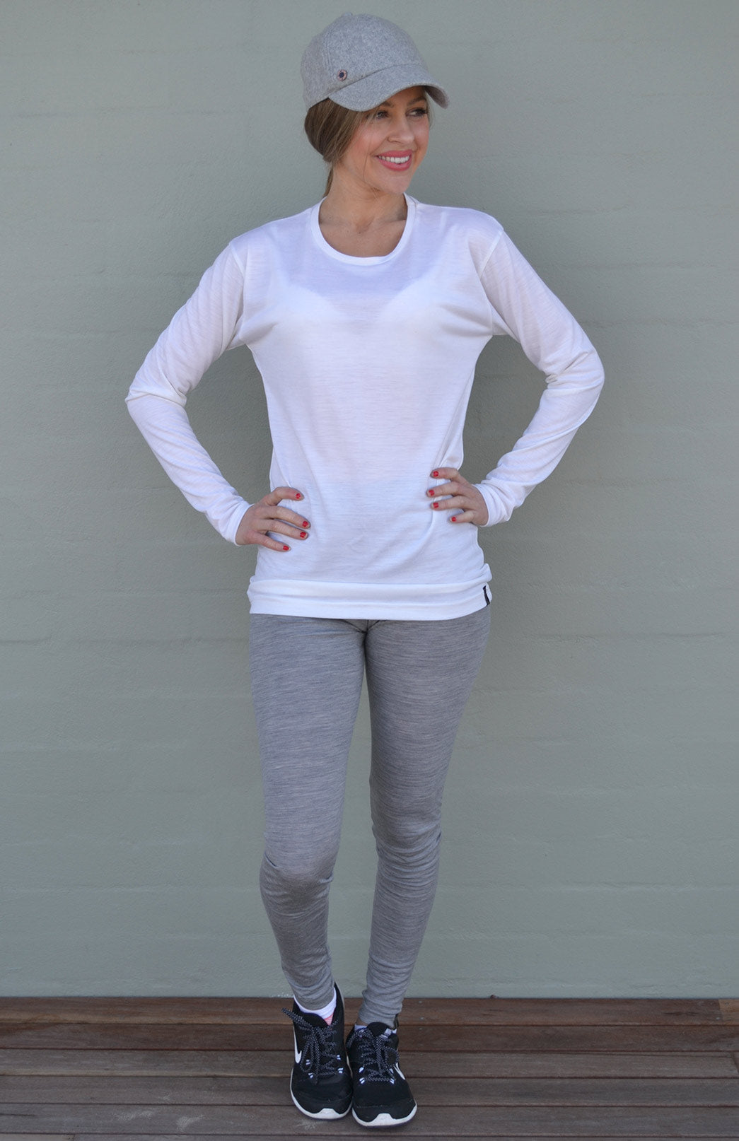 Ivory Women's Merino Wool Long Sleeve Lightweight Crew Neck Top