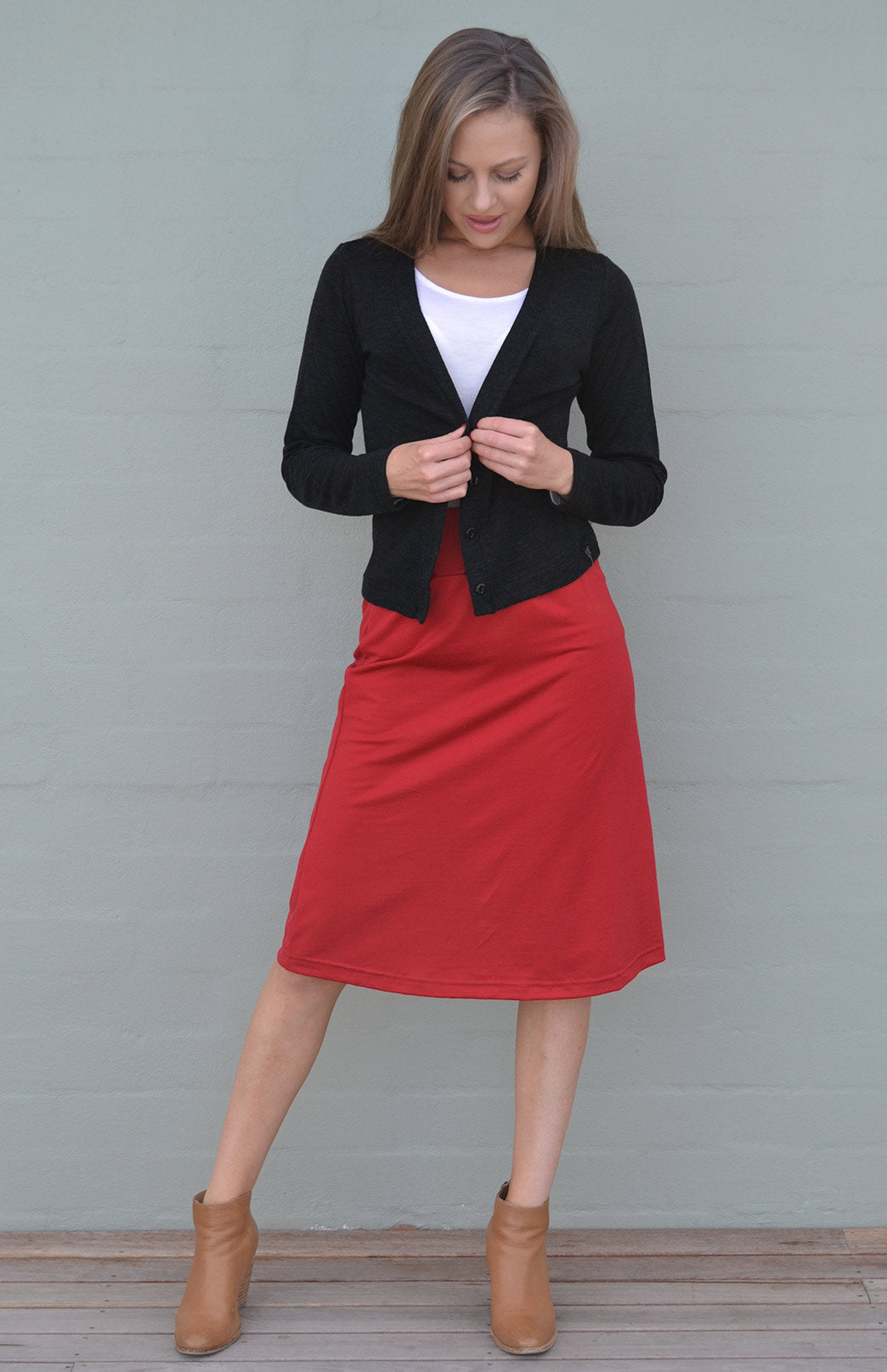 Black Women's Cropped Cardigan with Long Sleeves
