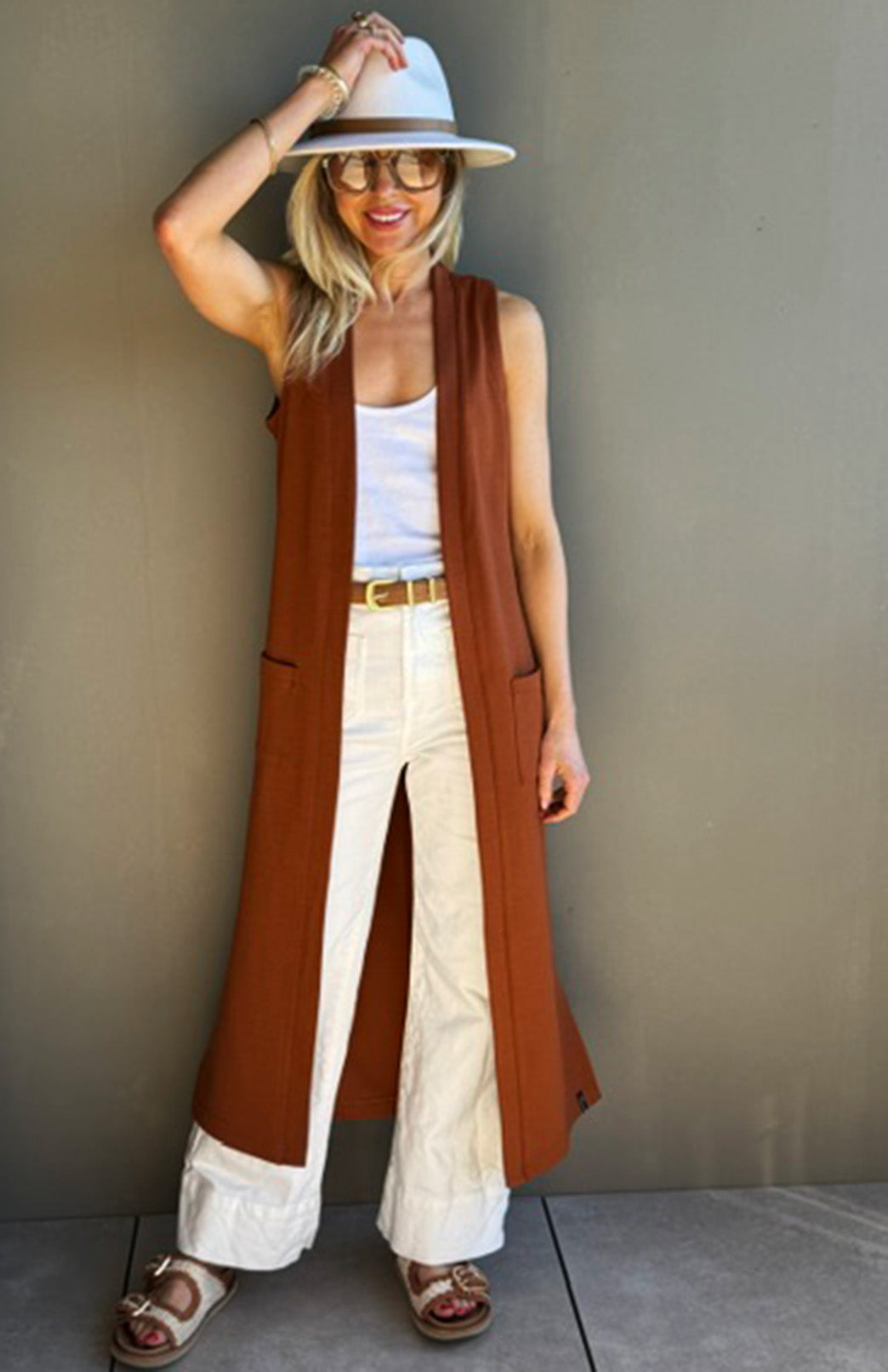 Cinnamon Women's Slimline Long Cardigan with side pockets