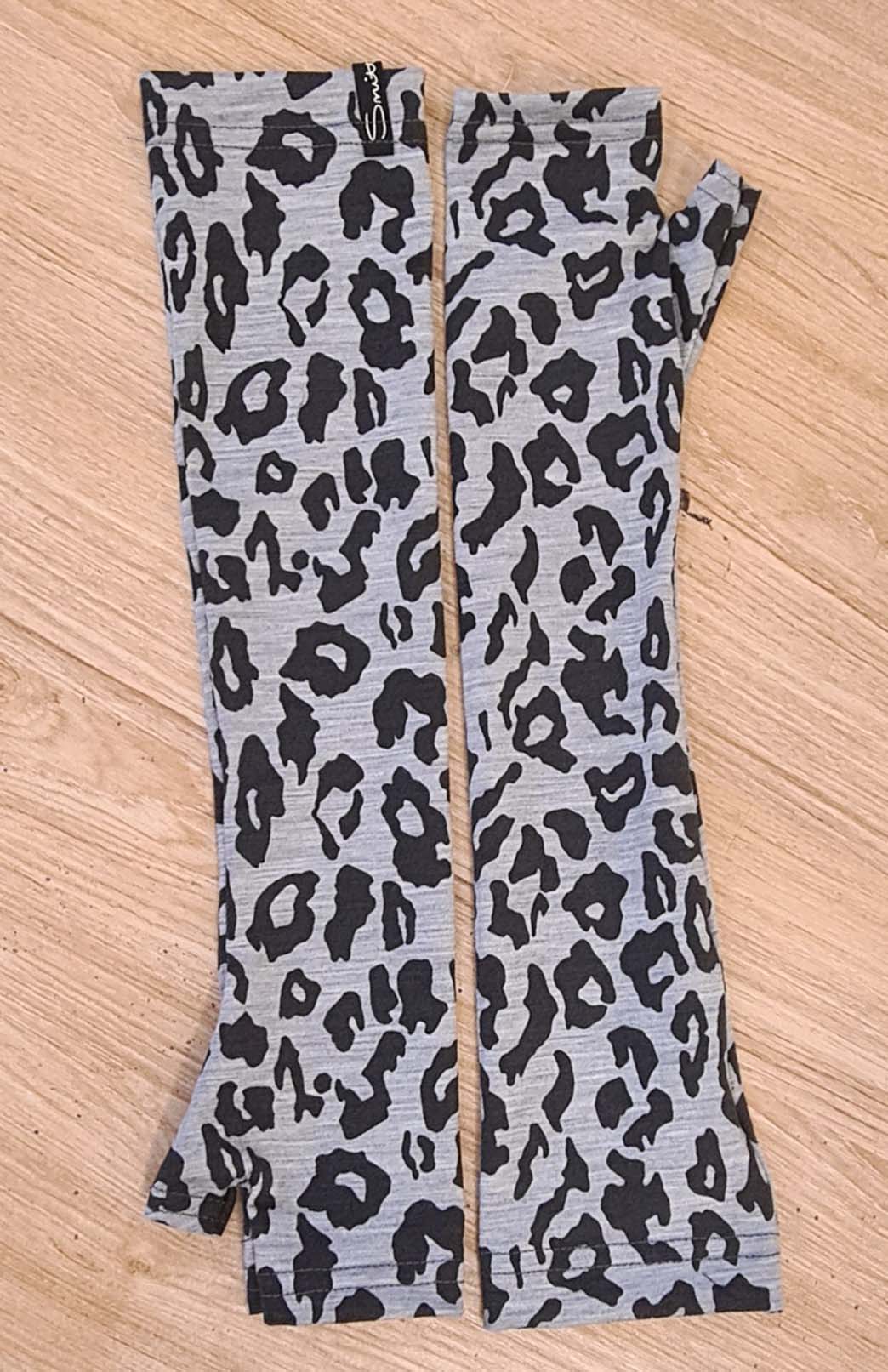 Grey Marl Leopard Unisex Superfine Merino Wool Elbow Length Fingerless Mitten Gloves 