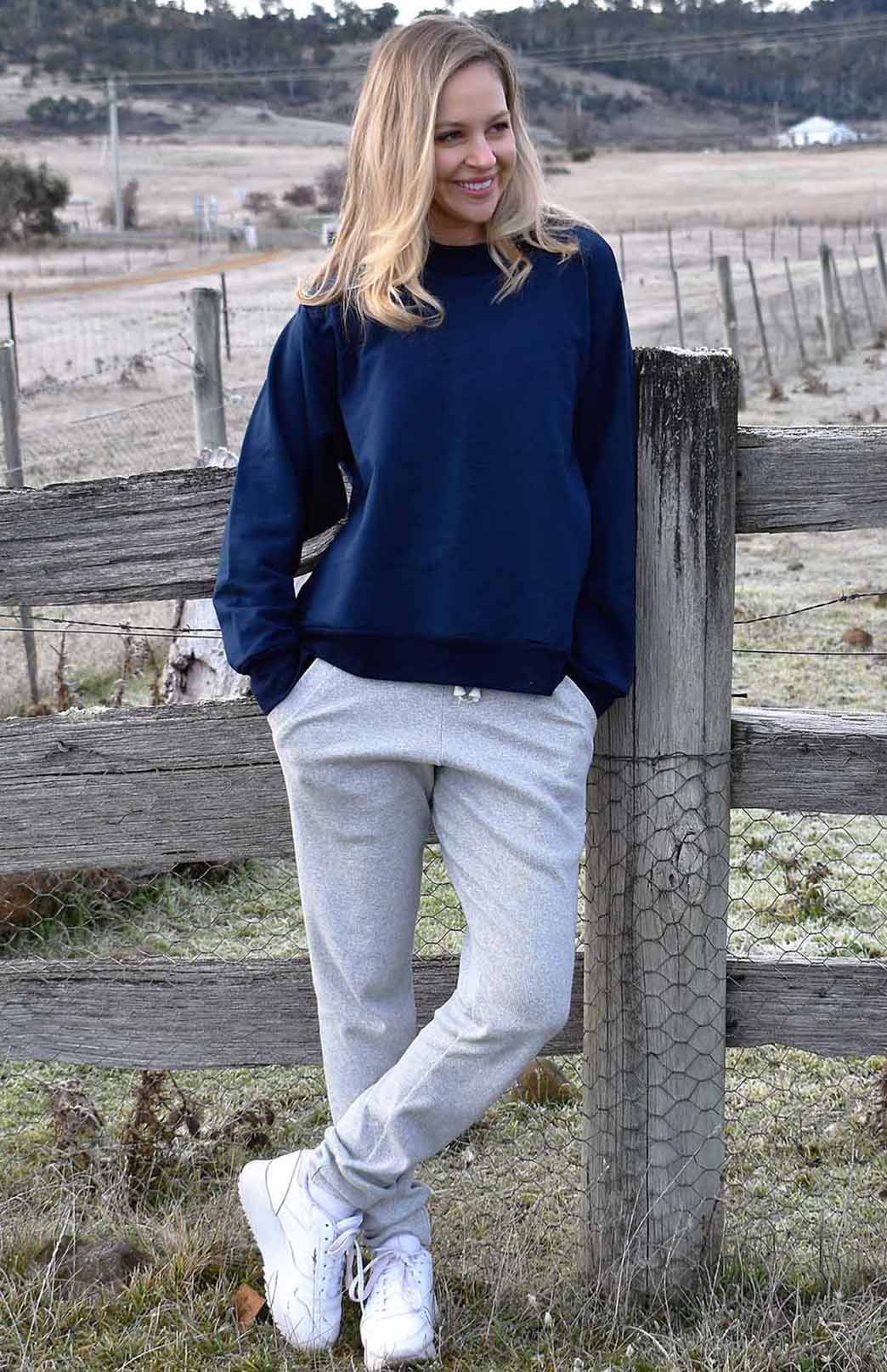 French Navy Blue Women&#39;s Merino Wool Fleece Windcheater Sweatshirt
