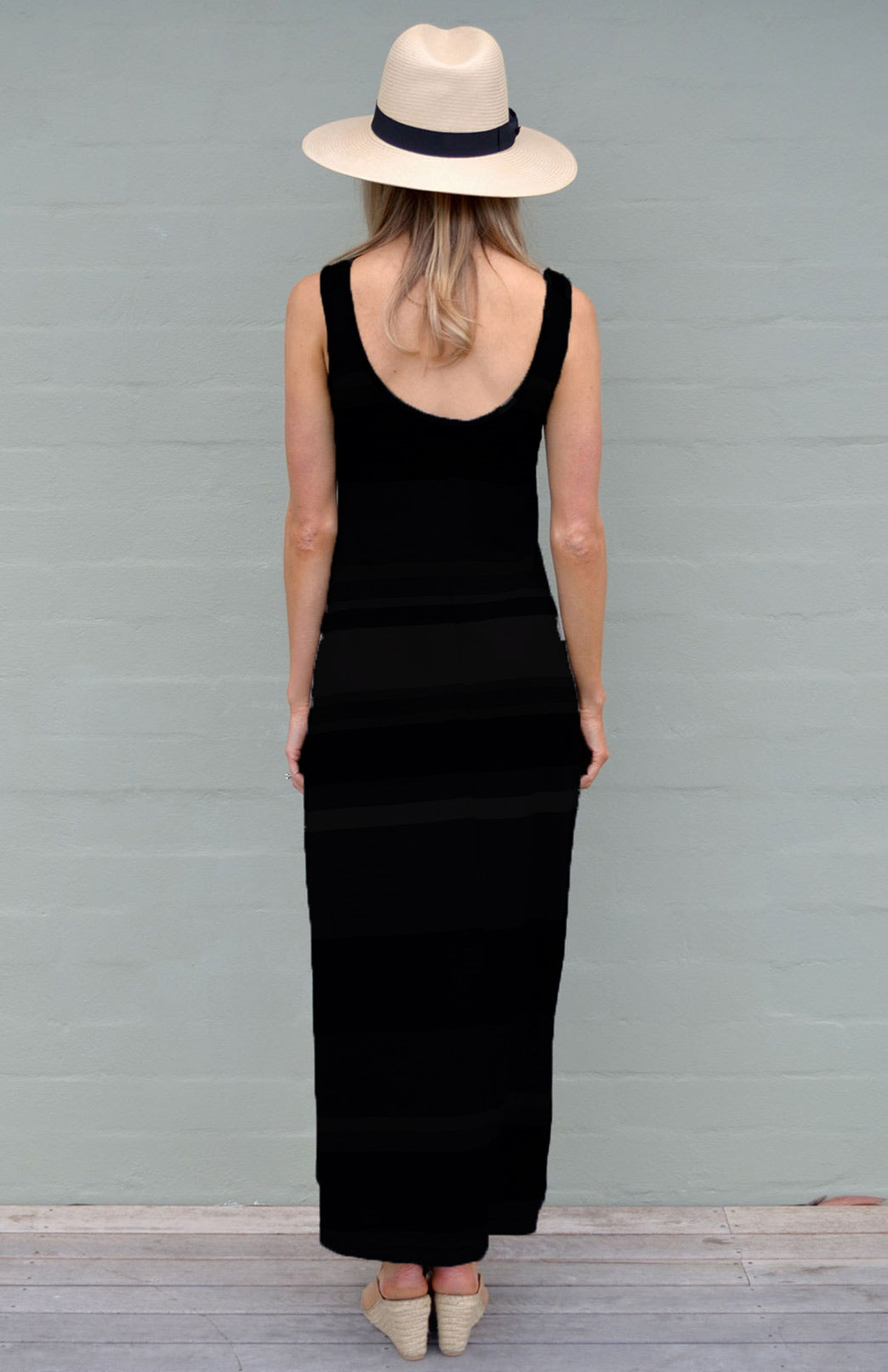 Black Women's Classic Scoop Neck A-Line Maxi Dress