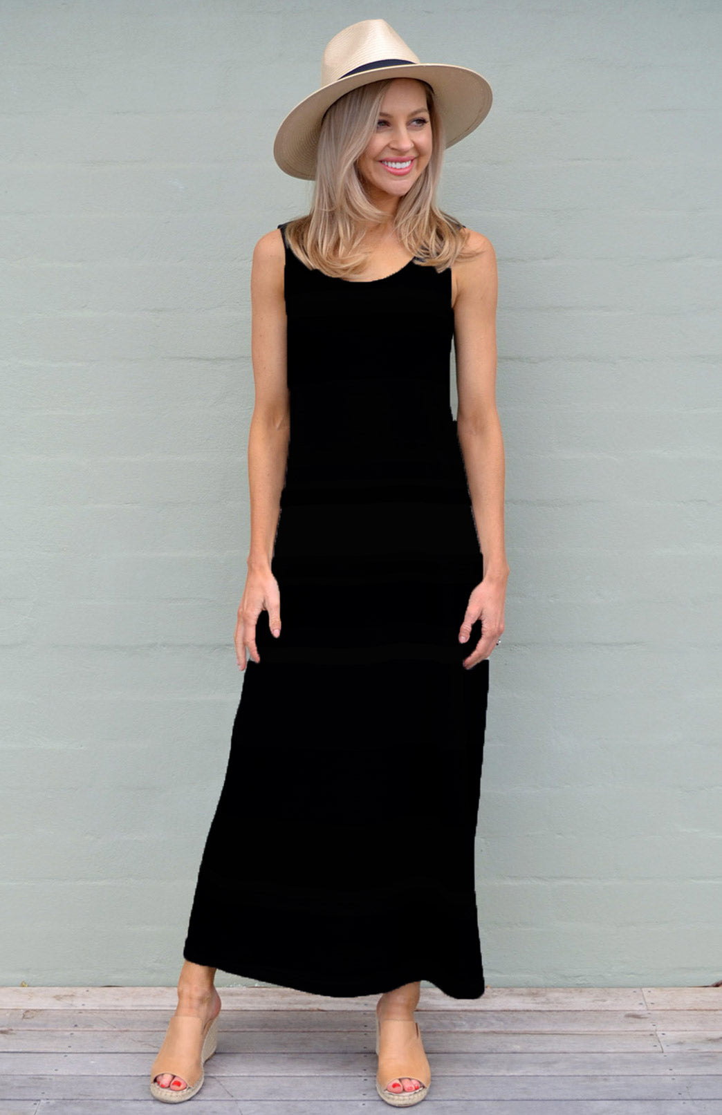 Black Women's Classic Scoop Neck A-Line Maxi Dress