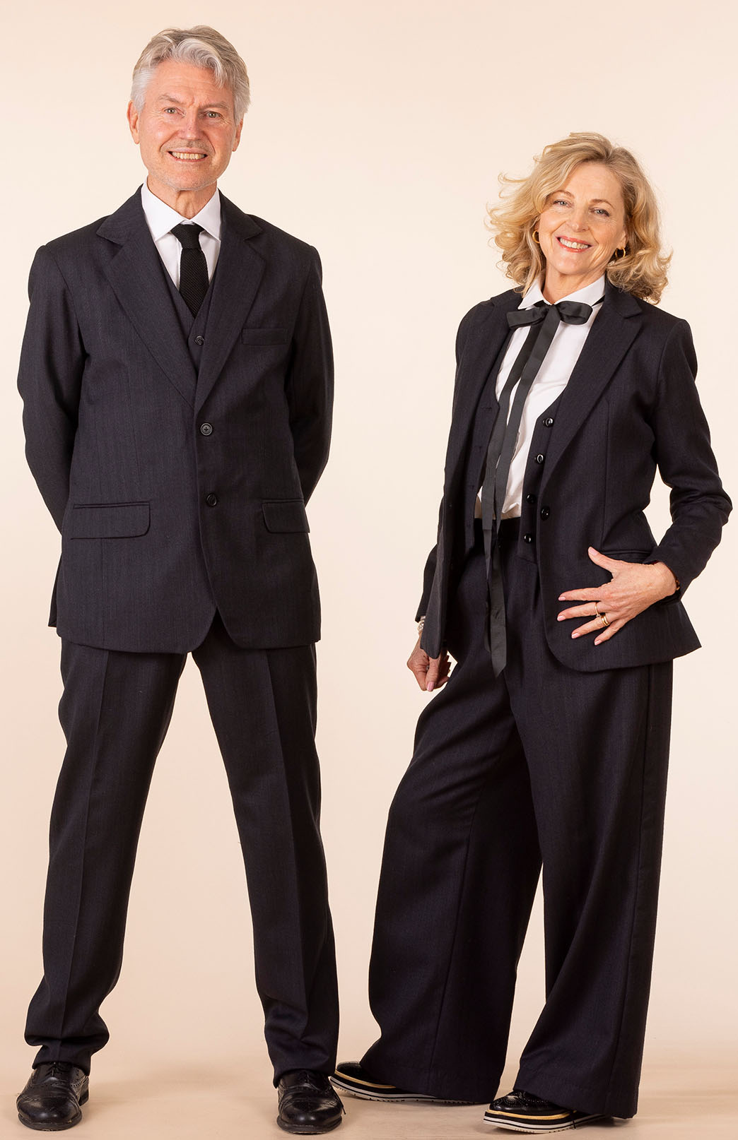 Obsidian Grey Herringbone Men's Superfine Merino Wool Herringbone Blazer Jacket with Silk Lining