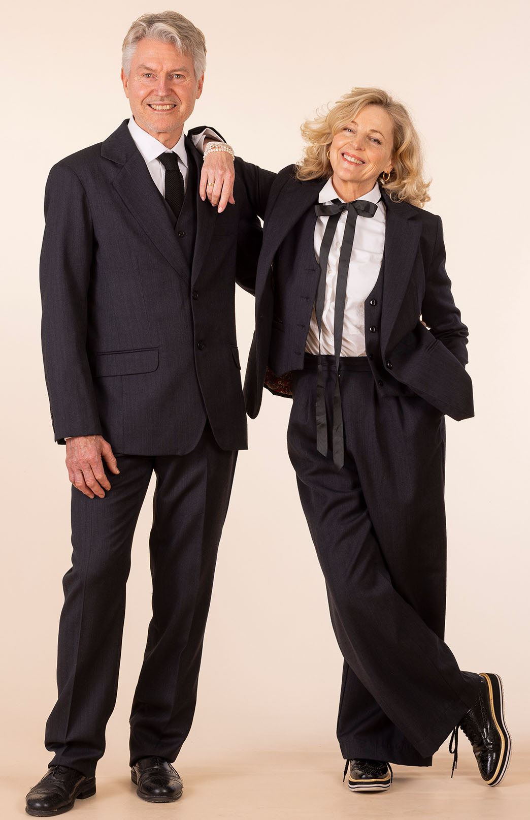 Obsidian Grey Herringbone Men's Superfine Merino Wool Herringbone Blazer Jacket with Silk Lining