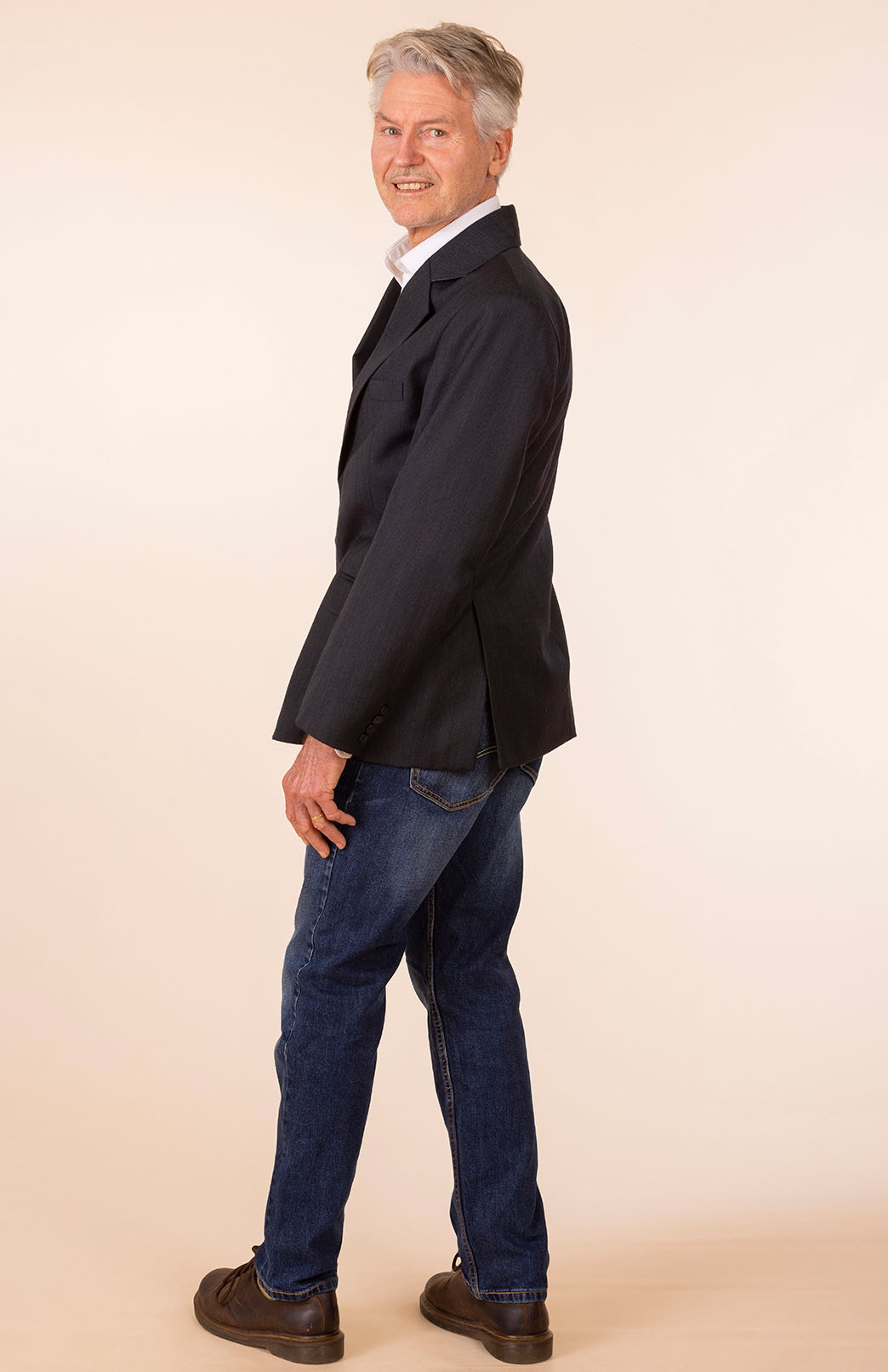 Obsidian Grey Herringbone Men's Superfine Merino Wool Herringbone Blazer Jacket with Silk Lining