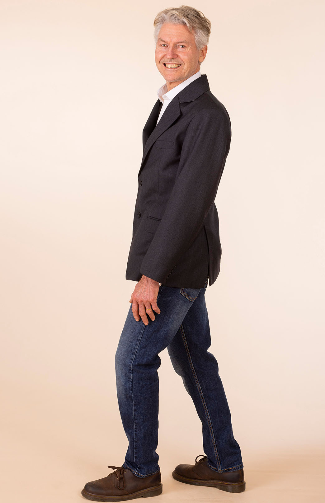 Obsidian Grey Herringbone Men's Superfine Merino Wool Herringbone Blazer Jacket with Silk Lining