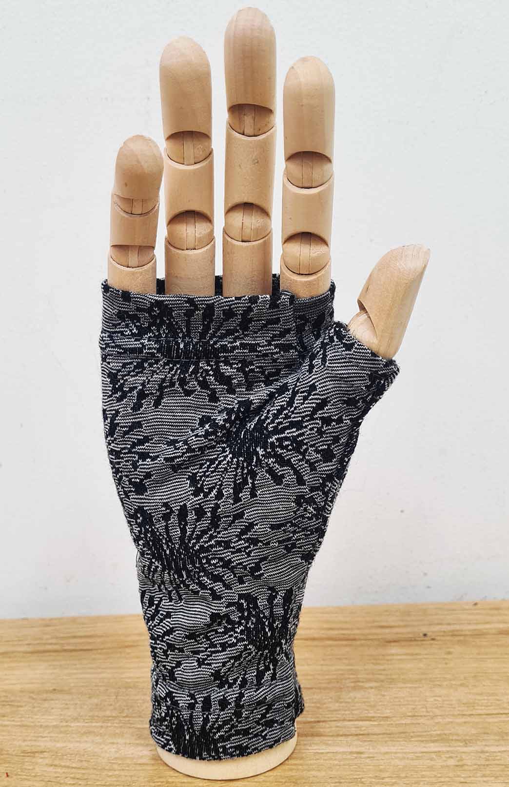 Black Dandelion Merino Wool Thermal Fingerless Mittens