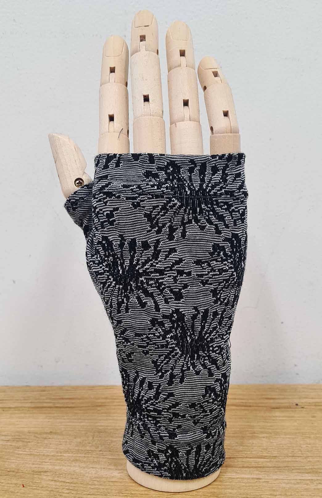 Black Dandelion Merino Wool Thermal Fingerless Mittens