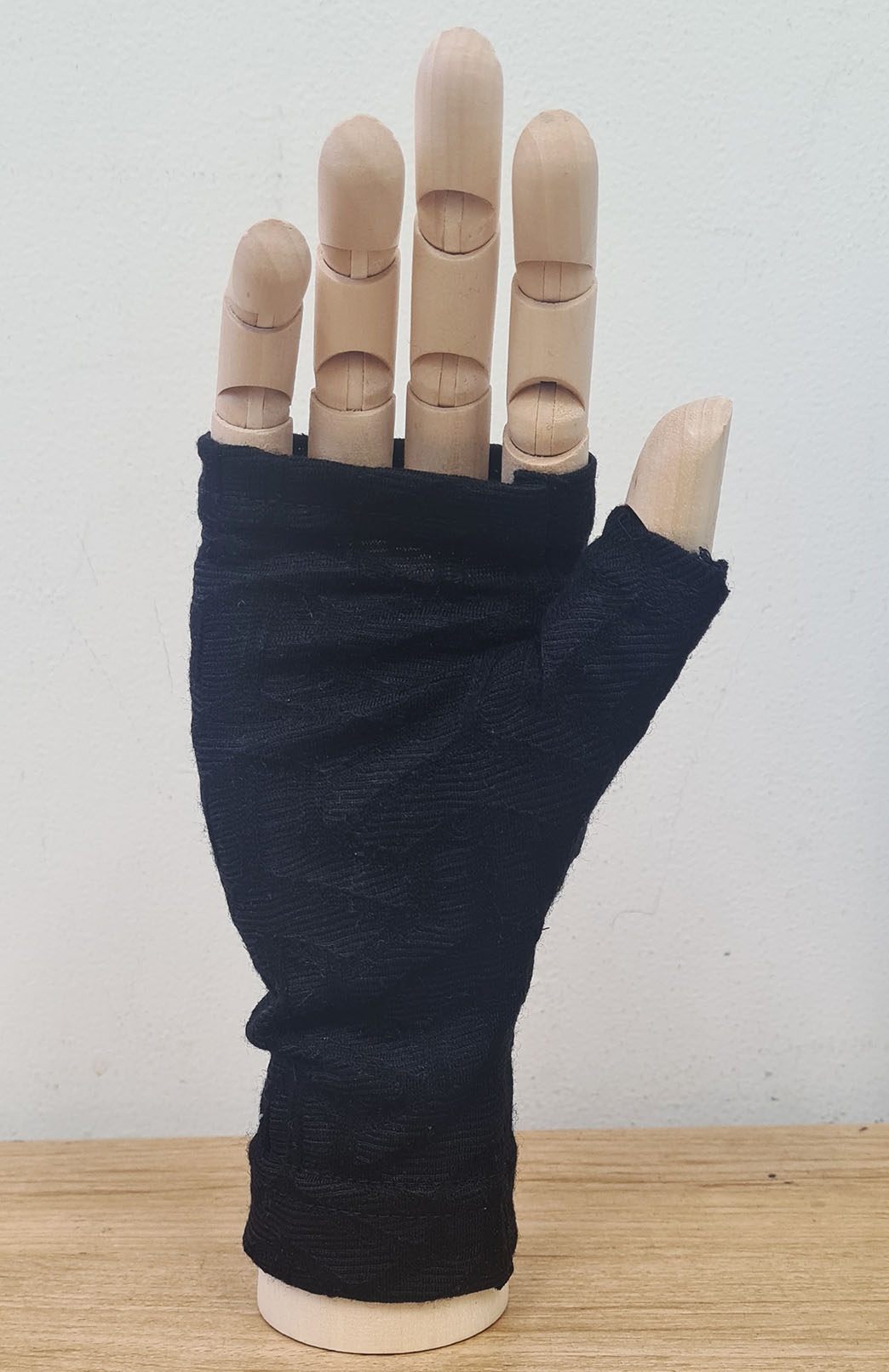 Black Zig Zag Merino Wool Thermal Fingerless Mittens