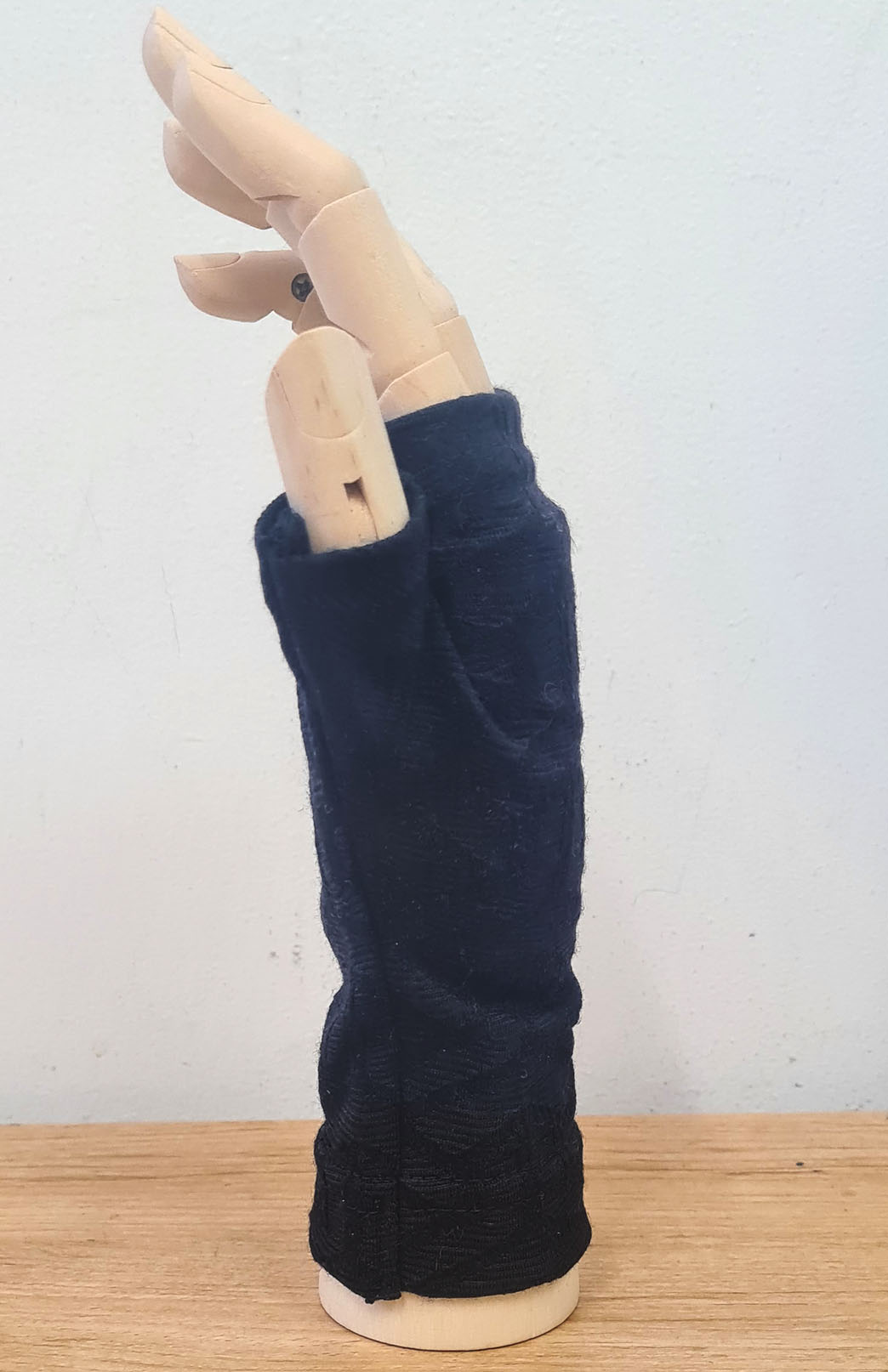 Black Zig Zag Merino Wool Thermal Fingerless Mittens