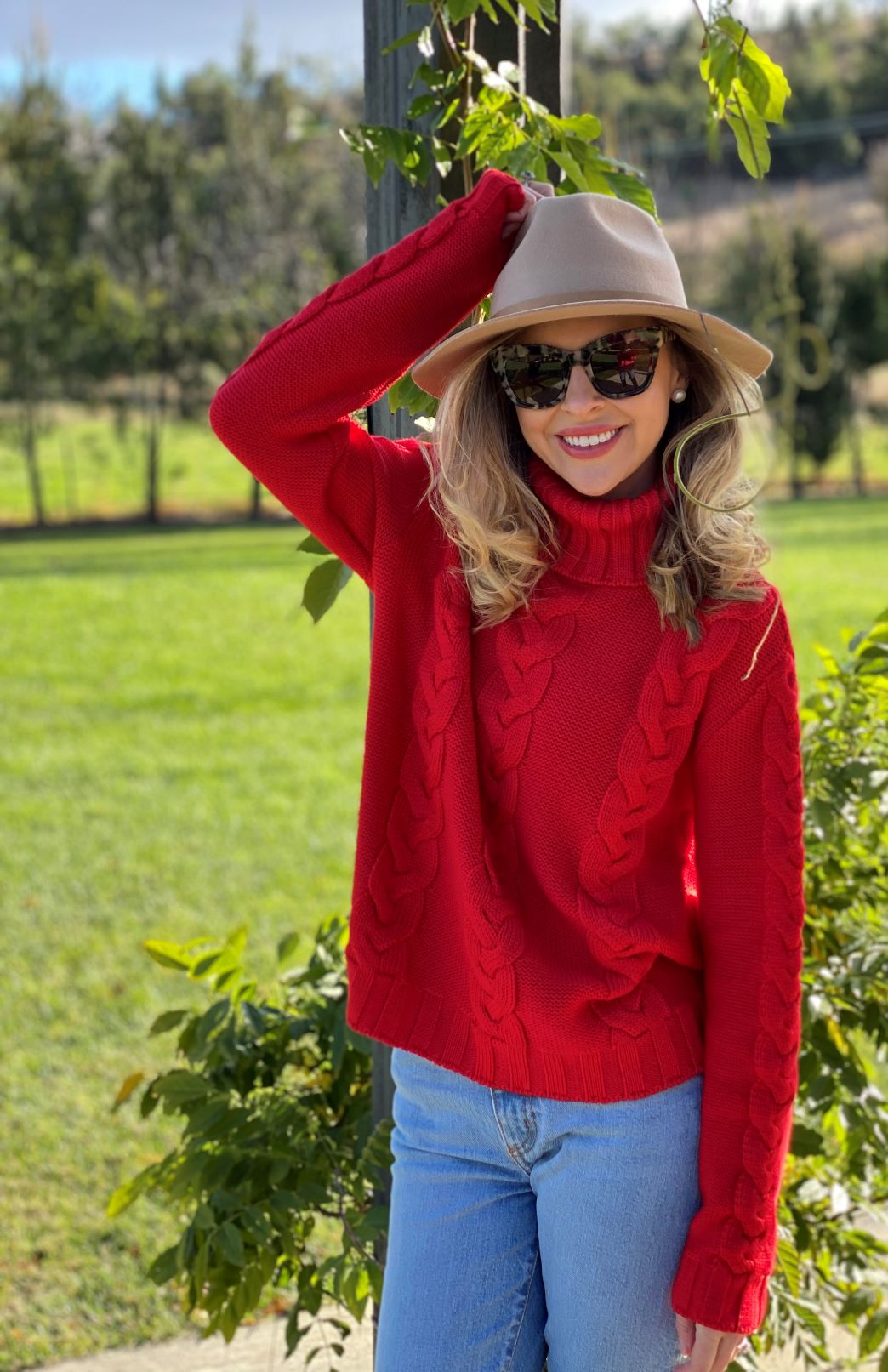 Red Women&#39;s Merino Wool Cable Knit Jumper
