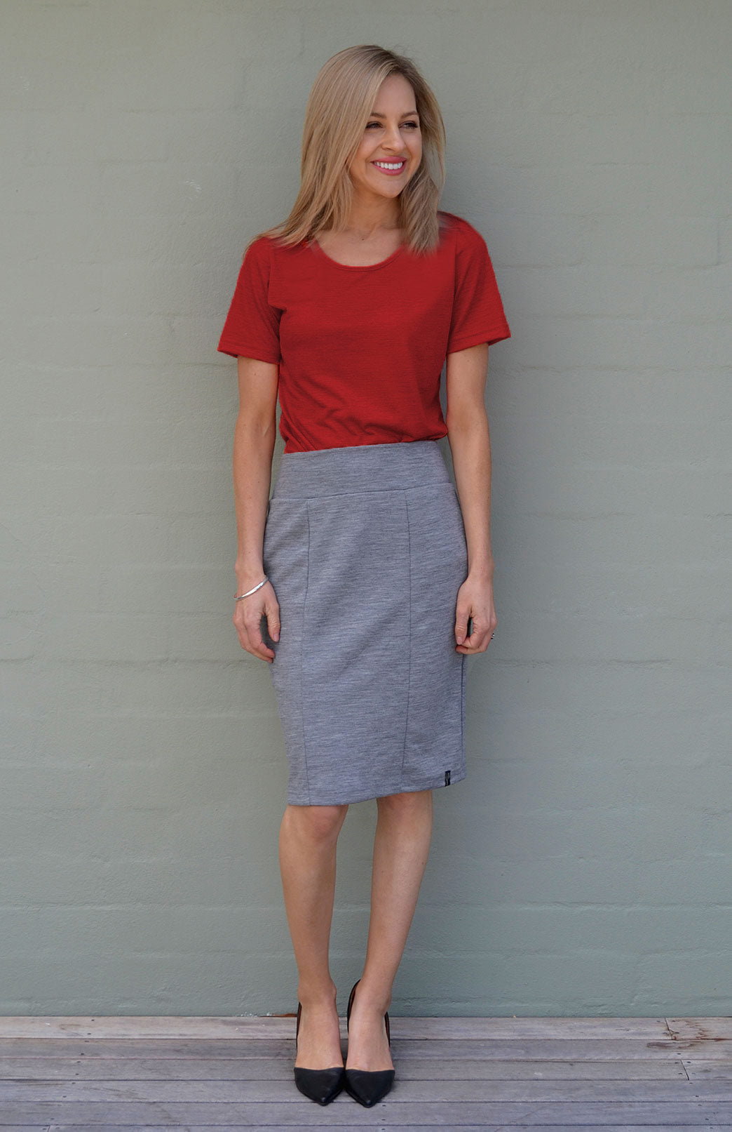 Chilli Red Women&#39;s Merino Wool Short Sleeve Round Neck Top
